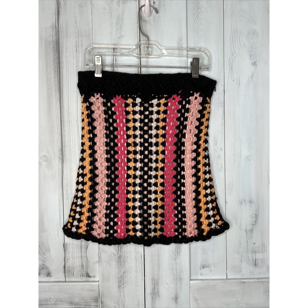 NBD REVOLVE WEYLYN CROCHET MACRAME MINI SKIRT SIDE ZIP NUDE LINED BLACK CORAL SM